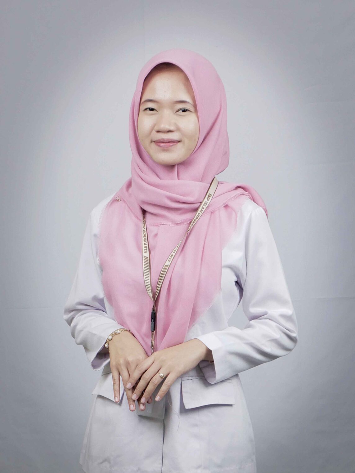 Lathifah Radha Istiyova, S.Pd.